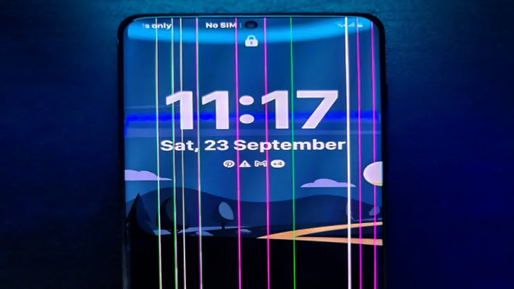 بررسی اختلال خطوط رنگی روی ال سی دی گوشی